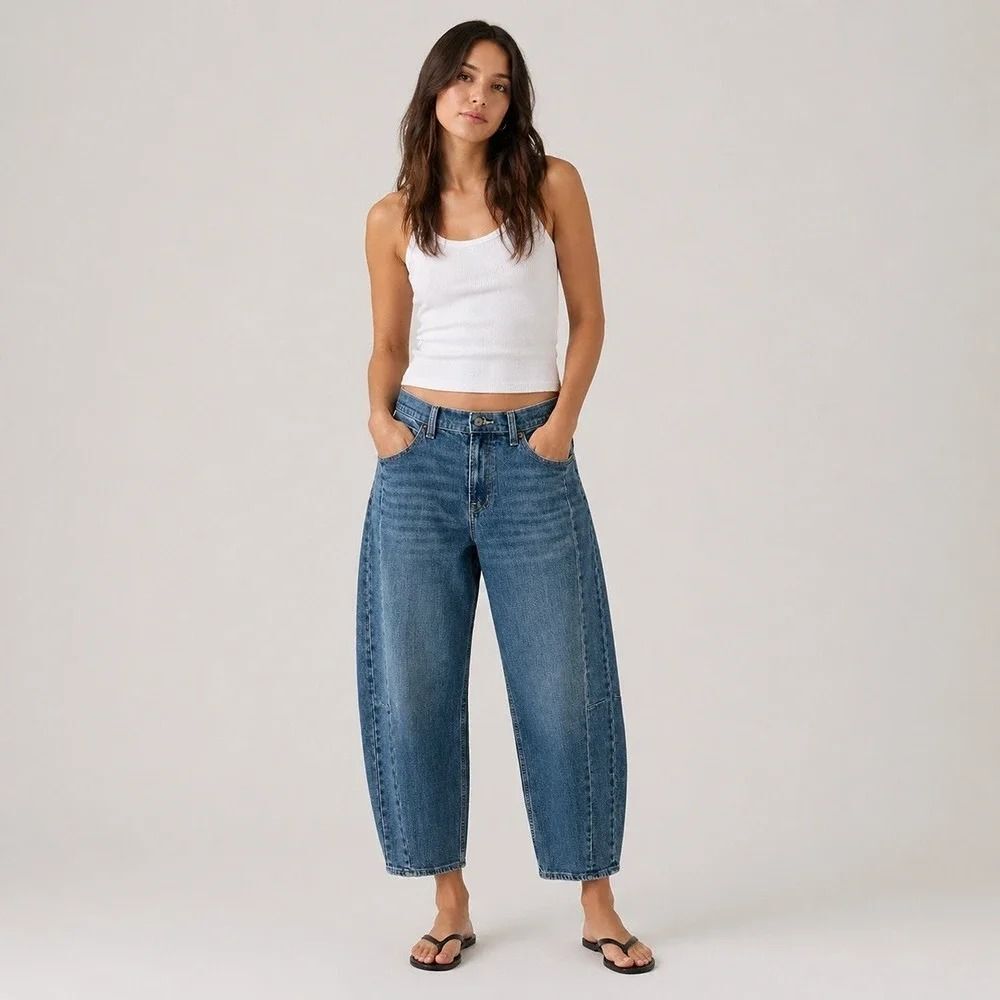 Old Navy High-Rise Barrel Leg Jeans Blue Denim Curved Tapered Pants Size 10 - Picture 1 of 9